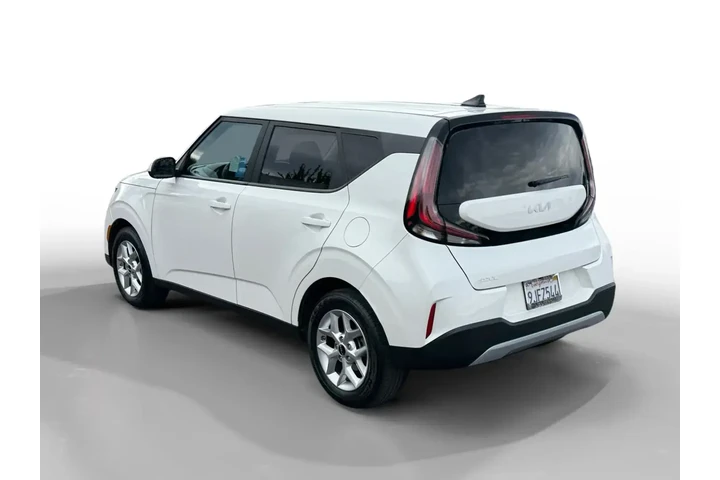 $15502 : Kia Soul 2024 LX 4dr Crossov image 3