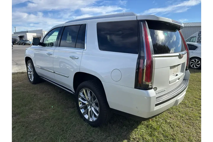 $33980 : Cadillac Escalade 2018 4x4 P image 2