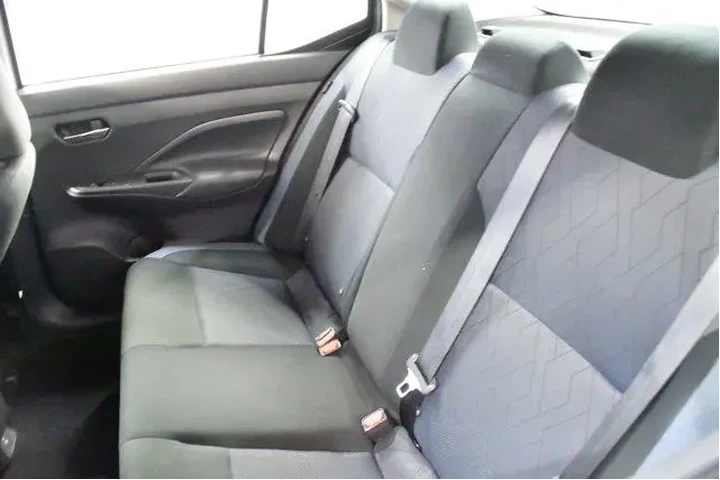 $16994 : Nissan Versa 2025 SV 4dr Sed image 10