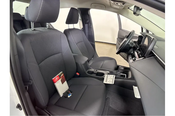 $23997 : Gold Certified2025 Corolla LE image 5