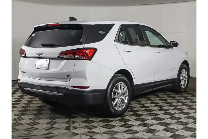 $21993 : Chevrolet Equinox 2024 LT 4d image 9