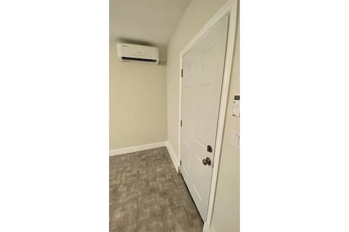 $1600 : 1 Recámara y 1 Baño en Renta image 5