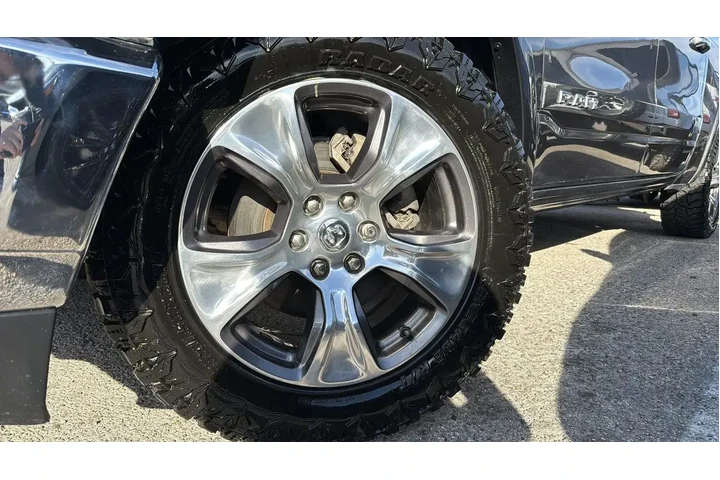 $31881 : Ram 1500 2020 4x4 Laramie 4d image 9