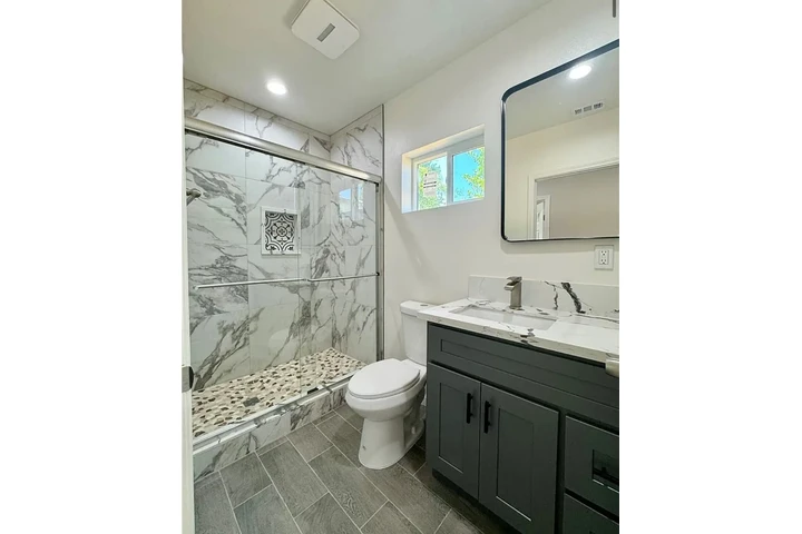 $1900 : Single family 2Bed home in LA image 10