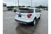 $11980 : 2017 Explorer XLT thumbnail