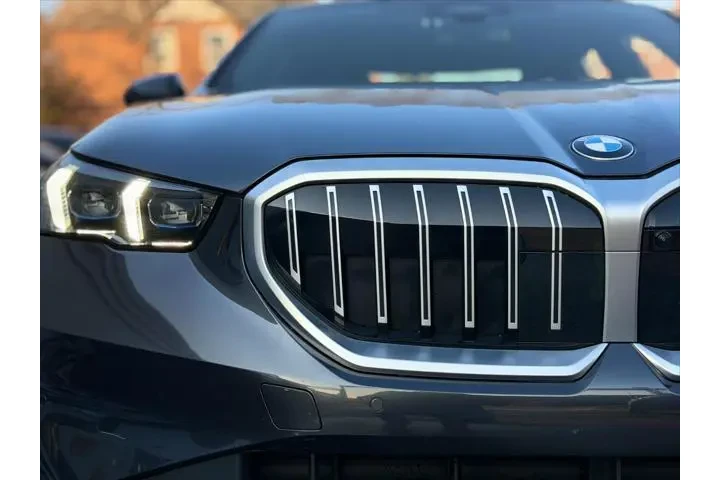 $39795 : BMW 5 Series 2025 AWD 530i x image 9