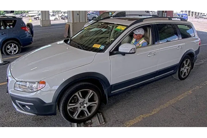 $10995 : 2014 XC70 T6 image 4