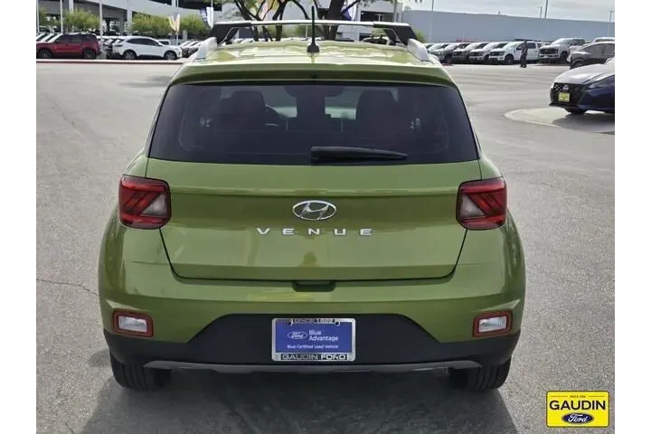 $19888 : Hyundai VENUE 2024 SEL 4dr C image 6