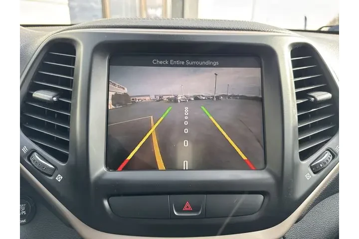 $8893 : Pre-Owned 2016 Cherokee 75th image 8