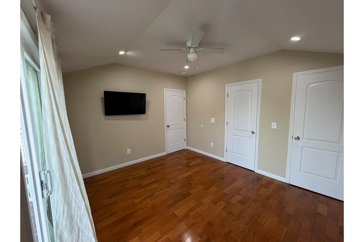 $1200 : Se renta habitación con balcon image 5