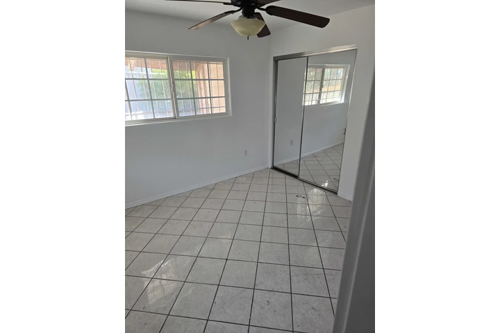 $3200 : Se Renta Casa image 3