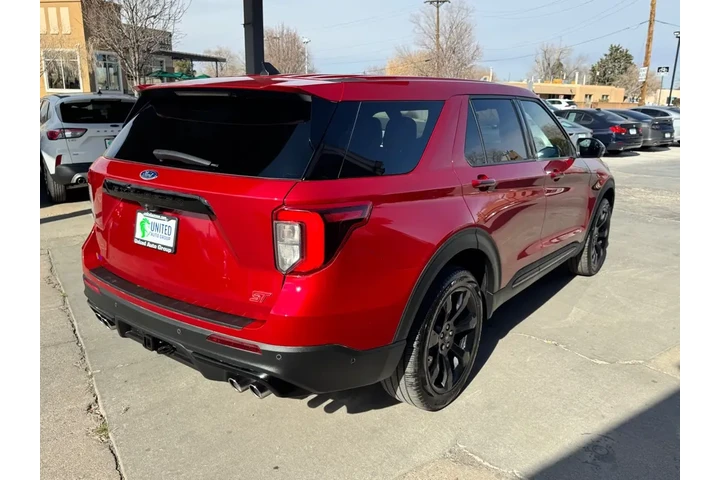 2022 Explorer ST AWD image 5