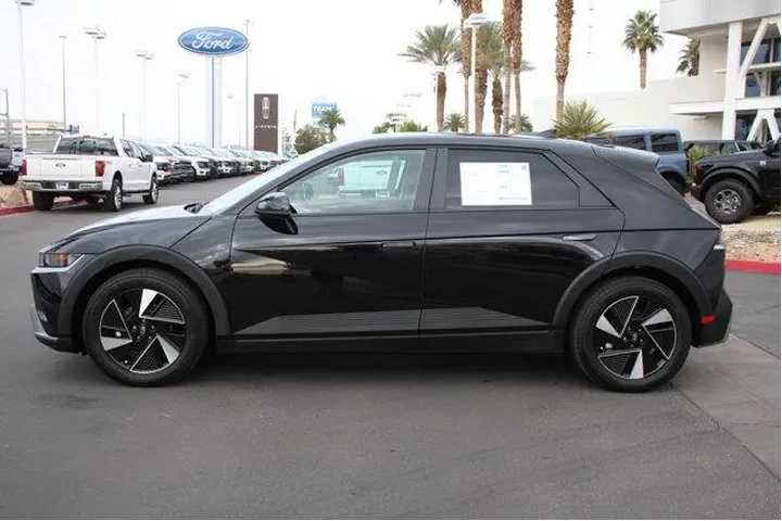 $31596 : Hyundai IONIQ 5 2025 SE Stan image 4