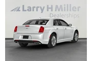 Chrysler 300 2022 S V6 4dr S thumbnail