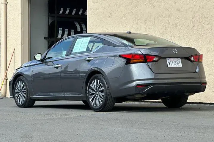 $21690 : Nissan Altima 2025 2.5 SV 4d image 9