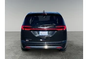 $28934 : Chrysler Pacifica 2023 Touri thumbnail