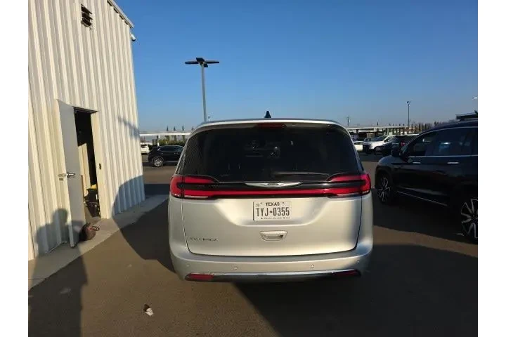 $26800 : Chrysler Pacifica 2024 Touri image 5