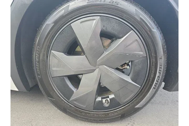 $29995 : Toyota Prius 2024 LE 4dr Hat image 6