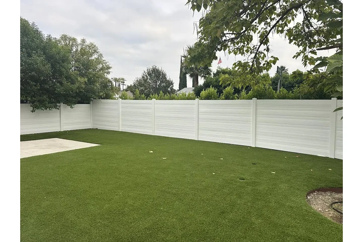 Vinyl fencing image 5