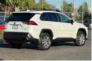 $27000 : Toyota RAV4 2023 XLE Premium thumbnail