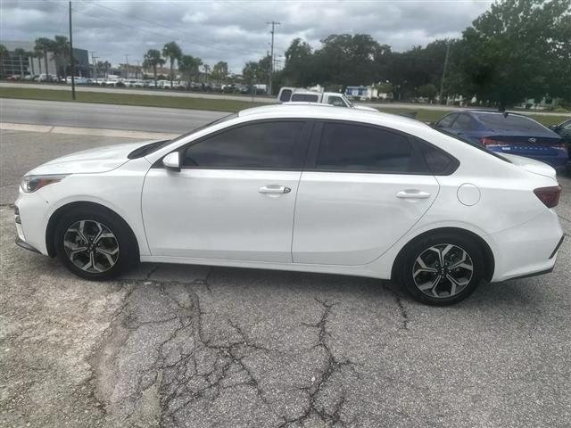 $16990 : 2020 KIA FORTE image 5