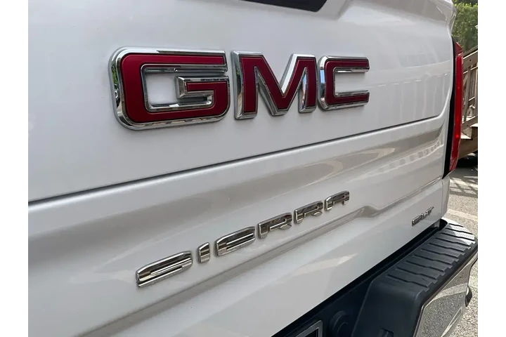 $28985 : GMC Sierra 1500 2020 4x4 SLT image 9