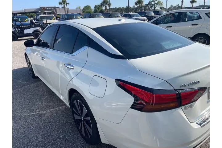 $17148 : Nissan Altima 2021 2.5 SV 4d image 8