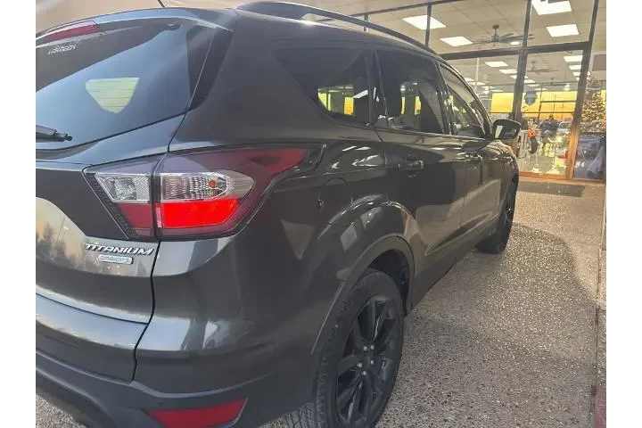 $10504 : Ford Escape 2017 Titanium 4d image 4