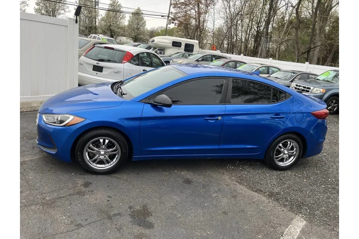 $4800 : 2017 Blue Hyundai Elantra image 2
