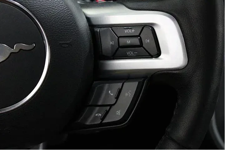 $21915 : Ford Mustang 2017 V6 2dr Con image 10