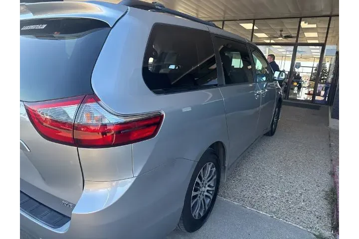 $25889 : Toyota Sienna 2020 XLE 7-Pas image 3