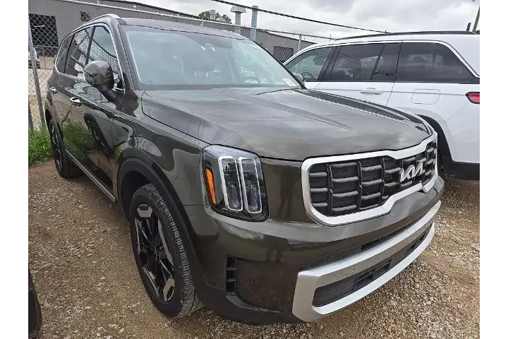 $38178 : Kia Telluride 2025 AWD S 4dr image 4