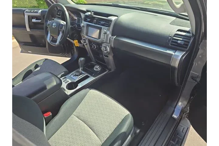 $29995 : Toyota 4Runner 2019 4x4 SR5 image 9