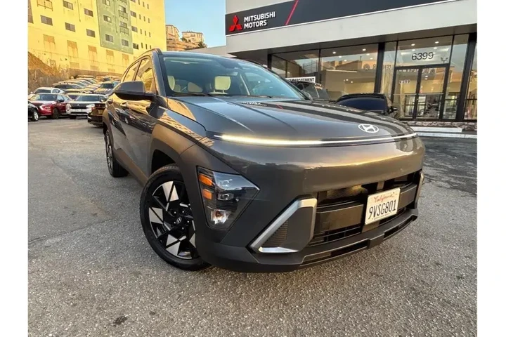 $22388 : Hyundai KONA 2024 SEL 4dr Cr image 3
