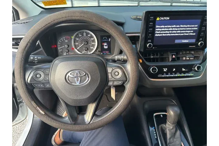 $15893 : Toyota Corolla 2022 LE 4dr S image 3
