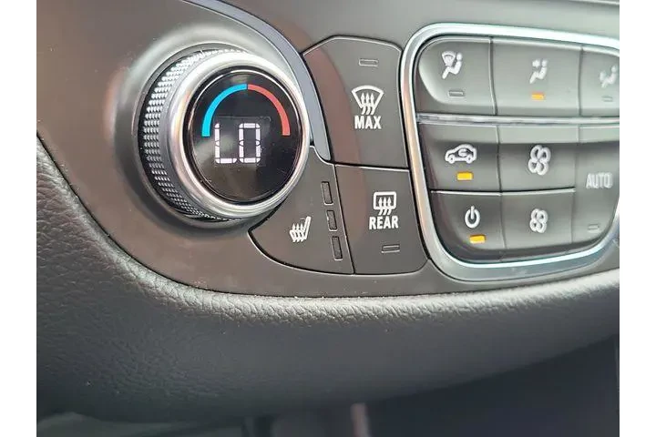 $23535 : Chevrolet Equinox 2023 LT 4d image 10