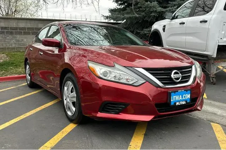 $8995 : Nissan Altima 2016 2.5 S 4dr image 3