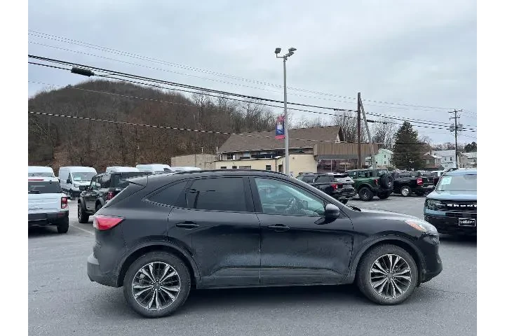 $15999 : Ford Escape 2022 AWD SE 4dr image 4