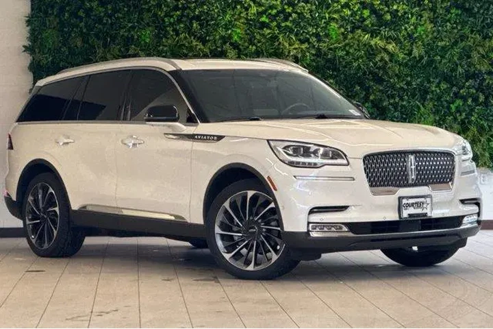 $30996 : Lincoln Aviator 2020 AWD Res image 1