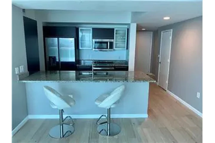 $5600 : Rental property with 2 bedro image 3