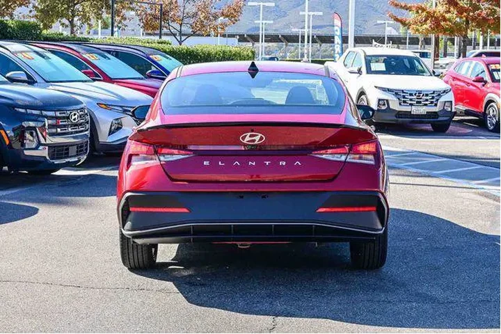 $25500 : Hyundai ELANTRA 2026 SEL Spo image 6
