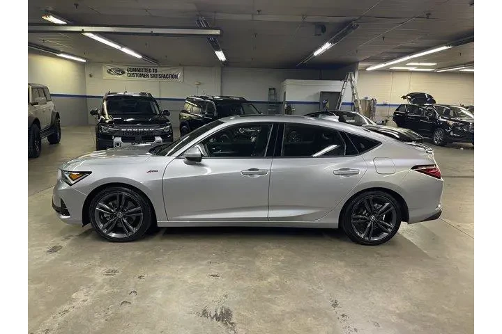 Acura Integra 2024 4dr Liftb image 4