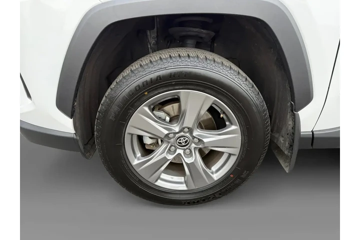 $26303 : Toyota RAV4 2024 XLE 4dr SUV image 9