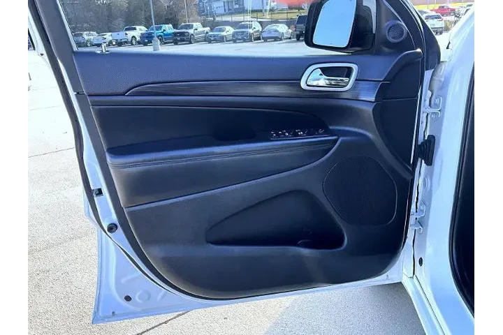 $23945 : Jeep Grand Cherokee 2020 4x4 image 9