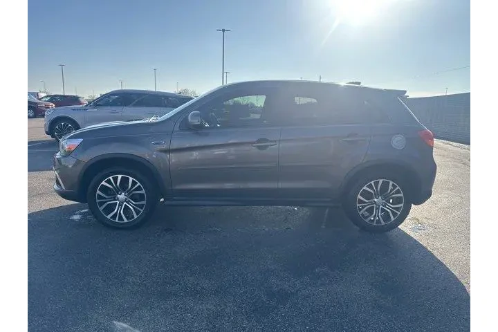 $11982 : Mitsubishi Outlander Sport 2 image 4