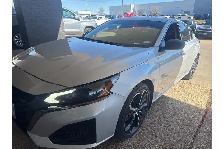 $20200 : Nissan Altima 2024 2.5 SR 4d image 1