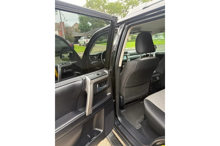 $1500 : 2016 Toyota 4Runner SR5 image 8