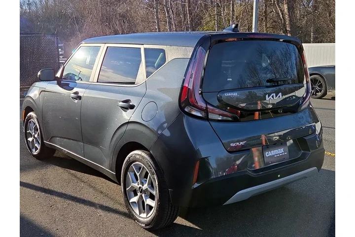 $16998 : Kia Soul 2024 LX 4dr Crossov image 7