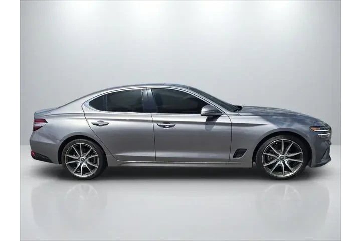 $32999 : Genesis G70 2023 2.0T 4dr Se image 4