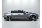$32999 : Genesis G70 2023 2.0T 4dr Se thumbnail